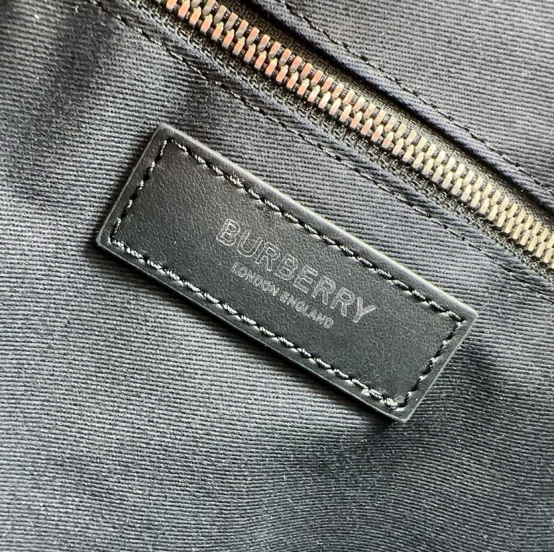 Bv*b*rry travel bags